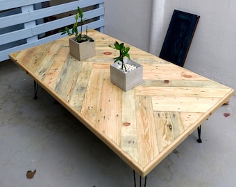 Pallet coffee table Heringbone