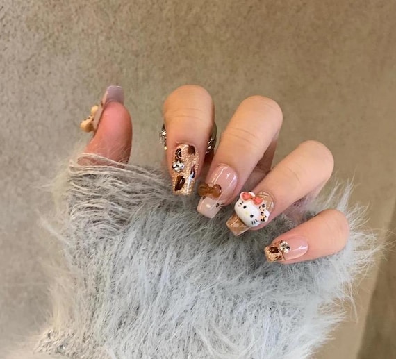 3D ハローキティ デザイン プレスオン ネイル | ヒョウ柄 再利用可能