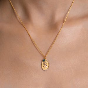 14k guld personligt skrivsäker bokstavsberlock, halsband med skriftinitialer, liten guldinitial