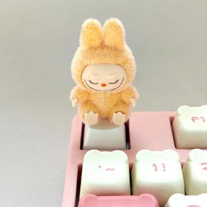 Handarbeit Hase ESC Schlüssel | Handmade Schreibtisch Anhänger | ABS Kreative Tastatur Dekor | Sammler Geschenkidee | Für Mechanische Tastatur | Kunstdekoration