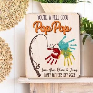 パーソナライズされた「You're A Reel Cool Grandpa」SVG、カスタム釣り手形サイン SVG、DIY 父の日サイン SVG、DIY 手形父の日ギフト