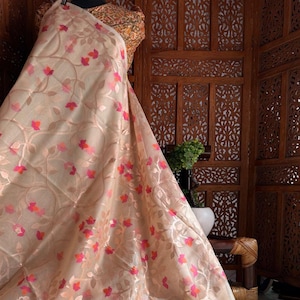 Extraordinaire authentique sari en mousseline Jamdani tissé à la main, magnifique chef-d'oeuvre de sari de célébration nuptiale à motif botanique