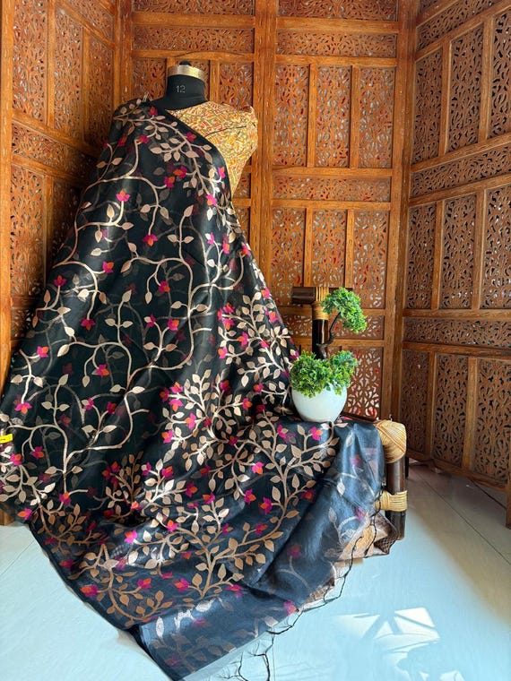 Tussar Jamdani Saree, Handloom Weave, Floral Motif, Wedding Saree