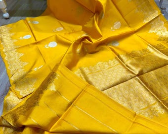 Extraordinary Handwoven Banarasi Buta Zari Silk Saree, Magnificent Traditional Bordered Bridal Sari Masterpiece