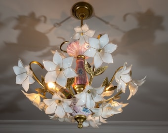 Rare 1960s Vintage Chandelier: White Murano Aster Flowers, Pink Porcelain, Gold Gilded