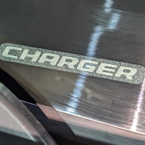 Dodge Charger VIN oculto >2015 (antirrobo de vehículos)