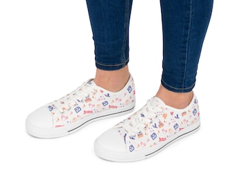 Theme Park Fantasy Magic Pattern Women's Low Top Sneakers