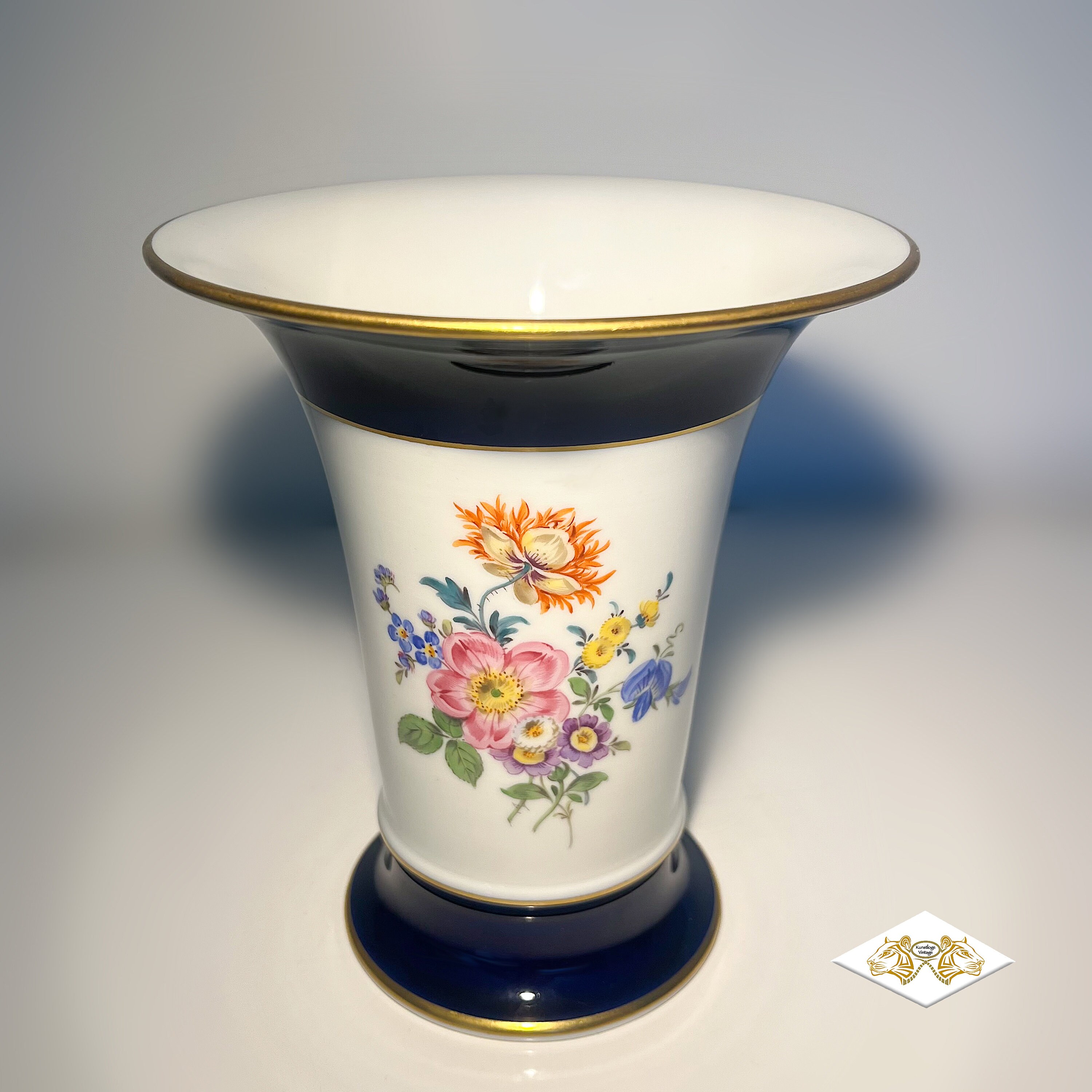 Edle Meissen I. Wahl Vase Kobalt mit Blumen und Goldakzent