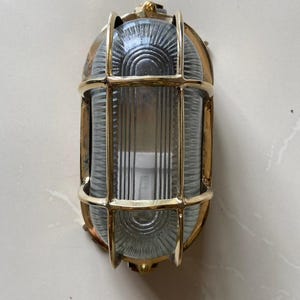 Vintage Brass Oval Bulkhead Light – Nautical Ribbed Glass Cage Wall/Ceiling Lamp – Marine Industrial Lighting