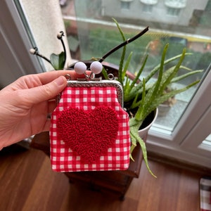 Monedero Gingham Punch Needle, monedero bordado hecho a mano, monedero Kiss Lock, tarjeta hecha a mano y titulares de monedas