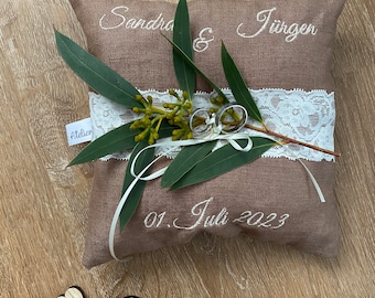 Wedding ring pillow, embroidered with names and date, wedding ceremony, personalised, toffee-coloured, lace, floral, vintage.