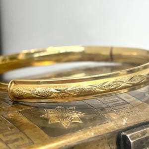 14k Yellow Gold Etched Solid Diamond Cut Fancy  Bangle Bracelet