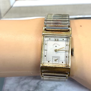 Vintage 1950&#39;s Lord Elgin 14K GF Square 21 Jewel Watch