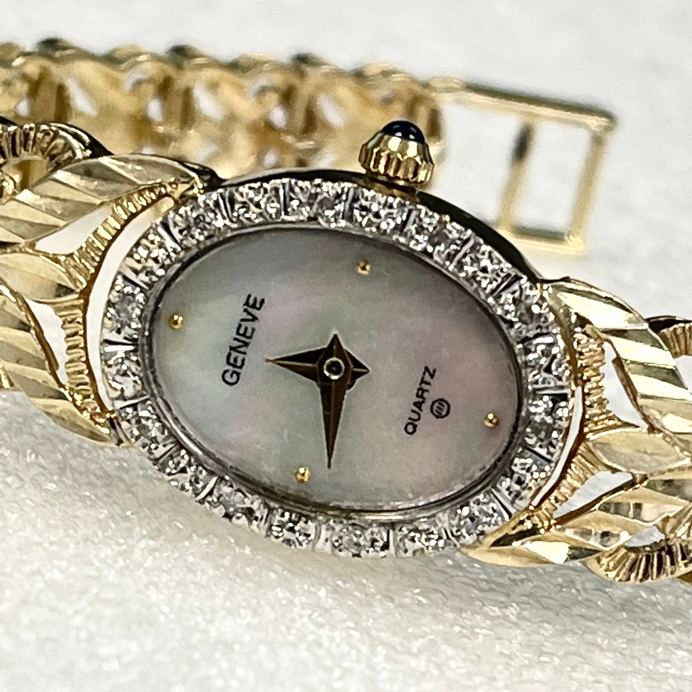 14K Solid GOLD Ladies Watch , Mother of Pearl, With DIAMOND  display picture 2