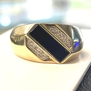 10k Yellow Gold Mens Onyx Inlay & Diamond Paved Ring ((10K5253)