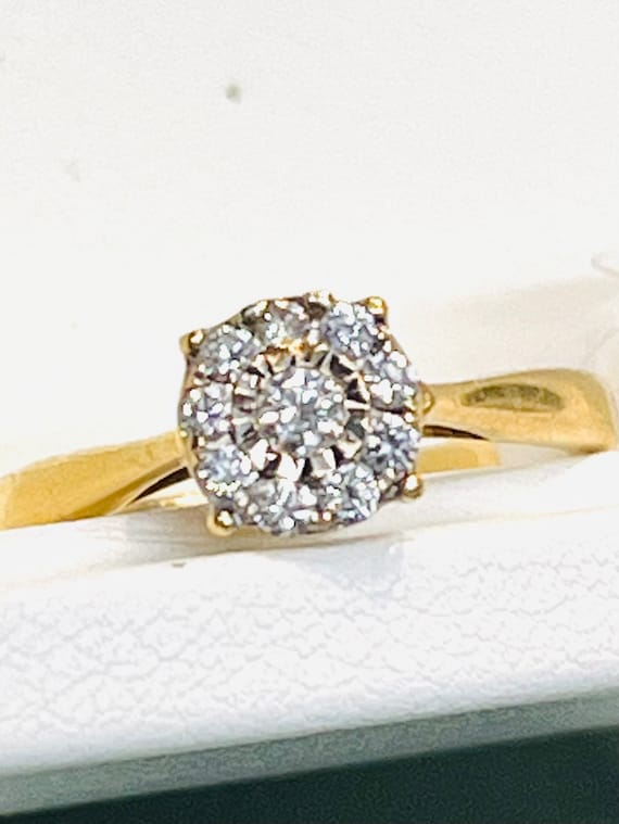 18k Yellow Gold Round Diamond Cluster Ladies Ring(