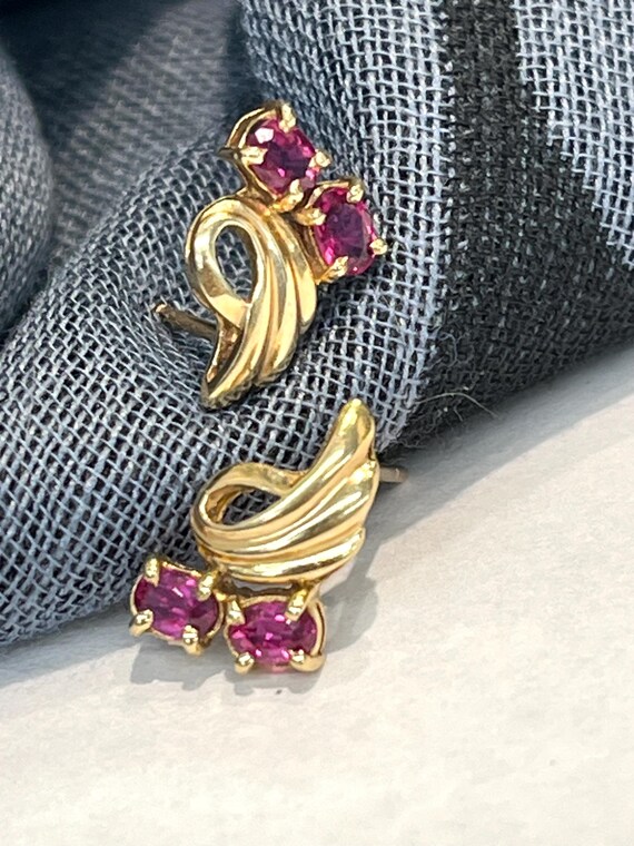 14K Yellow Solid Vintage Gold Oval Ruby Flower Sw… - image 5