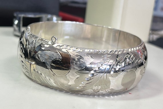 Sterling Silver Vintage Wide Etched Hinged Cuff B… - image 2