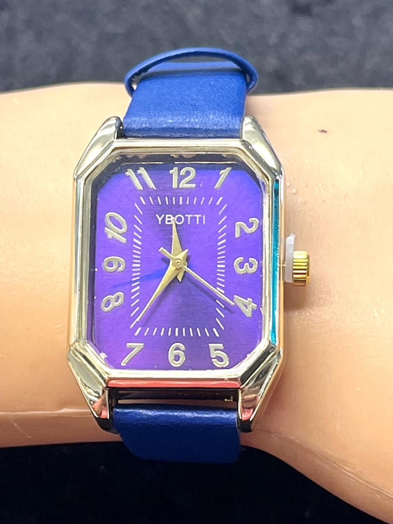 Vintage Ladies Elegant Purple Dial Quartz Watch - Etsy Israel display picture 1