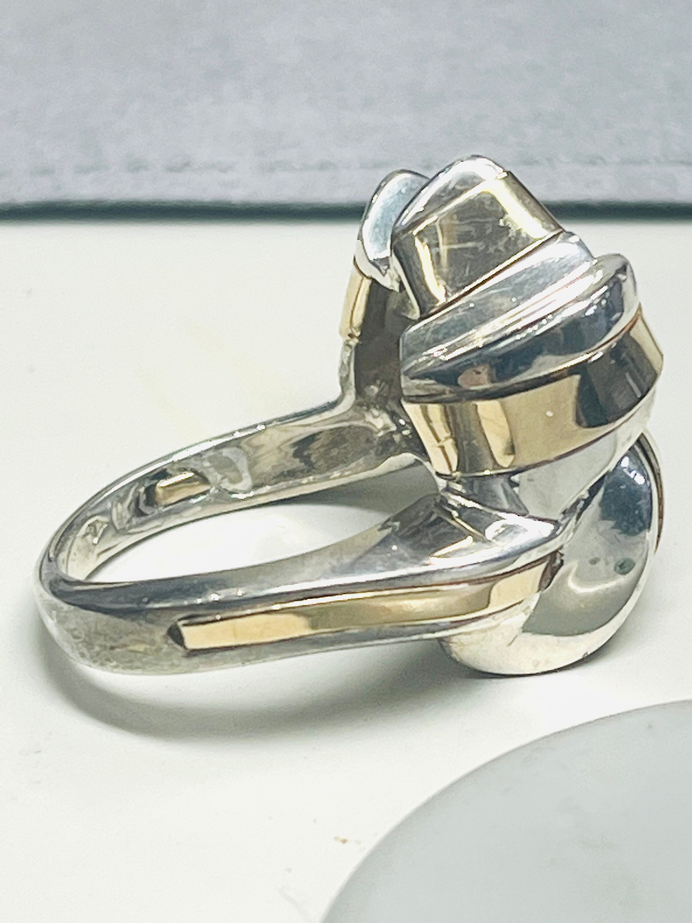 ●VVV● Silver 925 Big Ribbon Ring Ring 23SSRG034SGF Gold Tone & Sterling Silver Large Heavy Bow Ribbon Ring