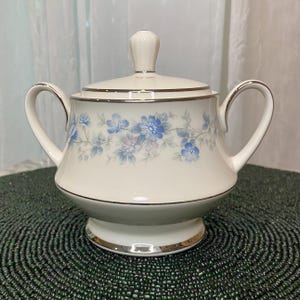 Splendor by Noritake Covered Sugar Bowl