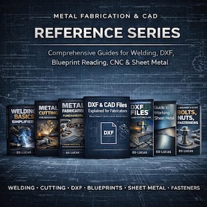 Può includere: Una serie di libri intitolata "Metal Fabrication & CAD Reference Series" su sfondo blu scuro. I libri trattano argomenti come saldatura, file DXF, lettura di progetti e lamiera. Le copertine sono blu scuro con testo e illustrazioni bianche.
