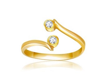 Cubic Zirconia Embellished Curved Toe Ring in 14k Yellow Gold