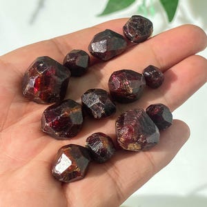Raw Garnet Chunks , Red Garnet Stone , Raw Garnet Loose Stone , Real Garnet Crystal , Natural Garnet Crystals , Quartz Raw , Crystal Raw