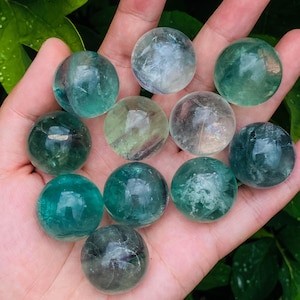 11 Stück natürliche grüne Fluorit Kugel, heilende Kristallkugel, polierte Fluorit Kugel, Energiestein, Meditation Geschenk, Kristallgeschenk