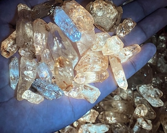 Natural UV Reactive Petroleum Quartz , Petroleum Quartz Point , Scepter Quartz , Fluorescent Crystal , Home Decor , UV Reactive Crystal