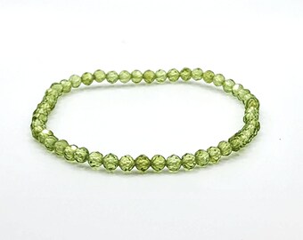 Äkta peridotpärlbesatt elegant stretcharmband | Kvalitets AAA 4 mm naturliga ädelstenar | GRATIS ring ingår | Handgjort på beställning i Kanada