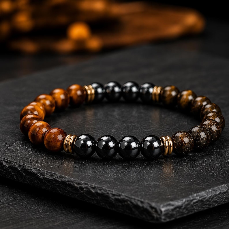 The Shield herenarmband, tijgeroog hematiet gouden obsidiaan armband, luxe drievoudige beschermingsarmband voor mannen, cadeau voor hem afbeelding 1