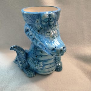 Alligator - blue - ceramic pot - plant holder