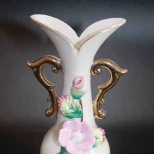 Ruggles China Shop Souvenir Vase by Ucagco