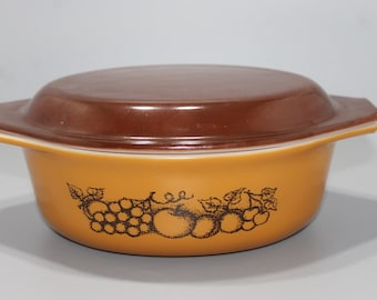 PYREX Old Orchard Pattern 1.5 qt Dish with Matching Brown Lid