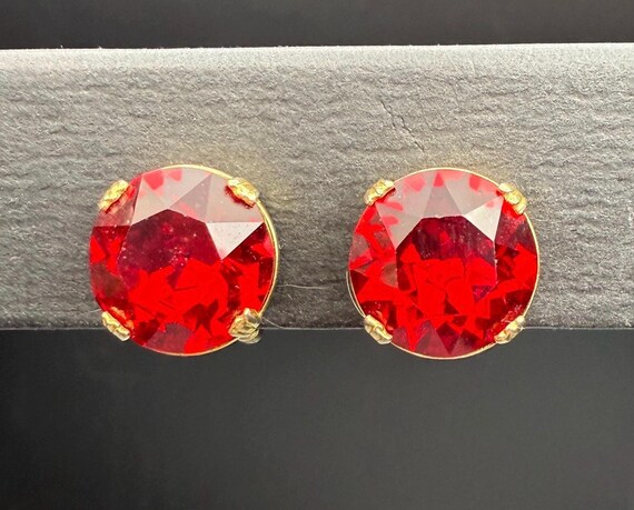 Weiss Signed VTG Ruby Red Rhinestone Clip Earring… - image 2