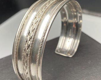 Bracelet Manchette Vintage En Argent 925 - Marque Suarti - Dimensions 60mm X 24mm (ouverture) - Occasion