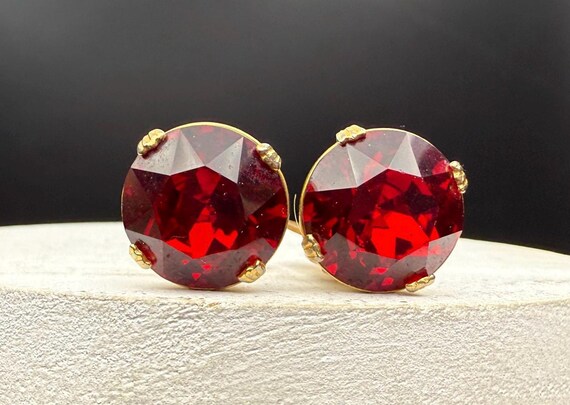 Weiss Signed VTG Ruby Red Rhinestone Clip Earring… - image 4