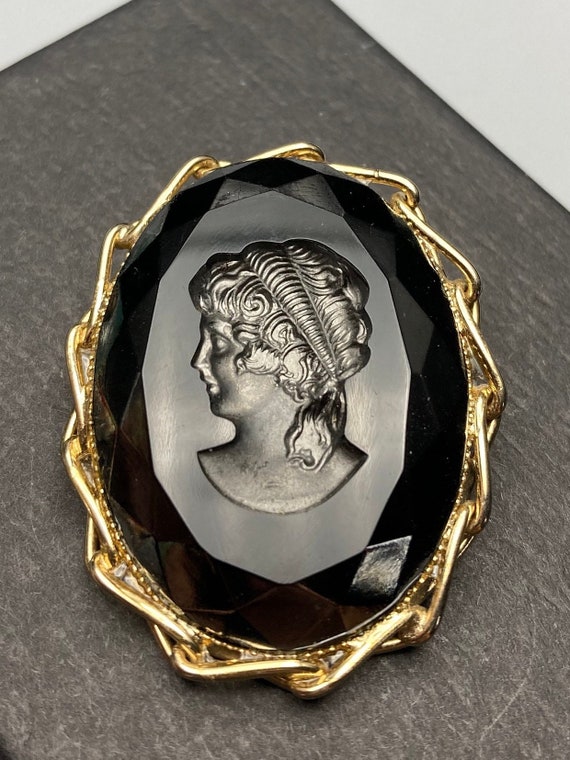 Brooch Pendant Inverted Glass Cameo Onyx Black Mou
