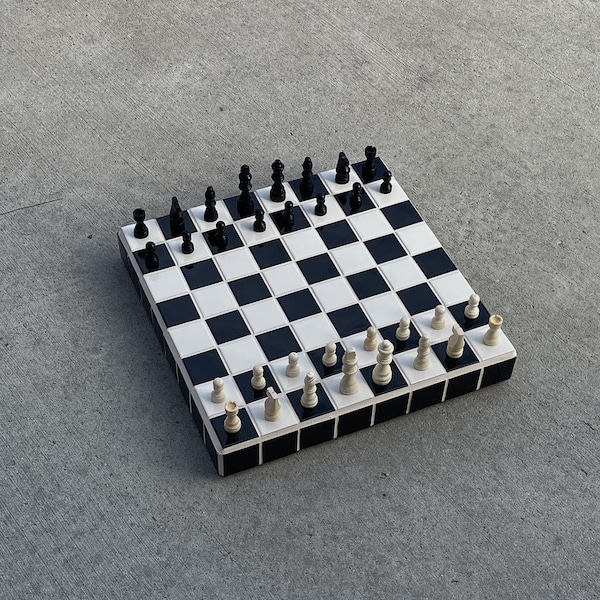 Échiquier Cosmo 50 – Échiquier en mosaïque – Jeu d'échecs en mosaïque personnalisé – Échiquier en mosaïque de porcelaine