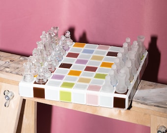 Glasfliesen-Schachbrett: Handgefertigtes Mosaik-Schachspiel, anpassbare Farben, benutzerdefiniertes Schachbrett