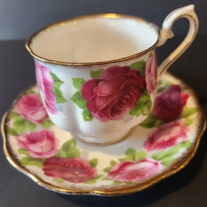 Gorgeous Royal Albert OLD ENGLISH Rose Brushed Gold Footed Cup & Saucer EUC!