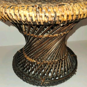 Vintage MCM Wicker Rattan Cane Swirl PLANT Stand Side Table BOHO Stool Patina&#39;d