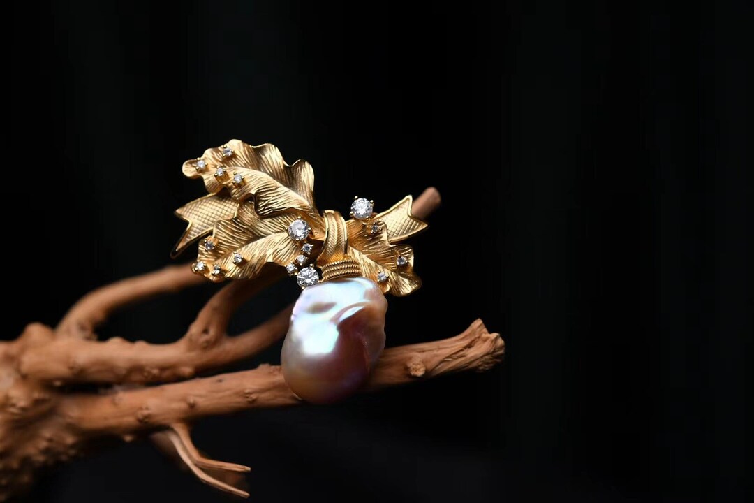 Lustrous Brooch
