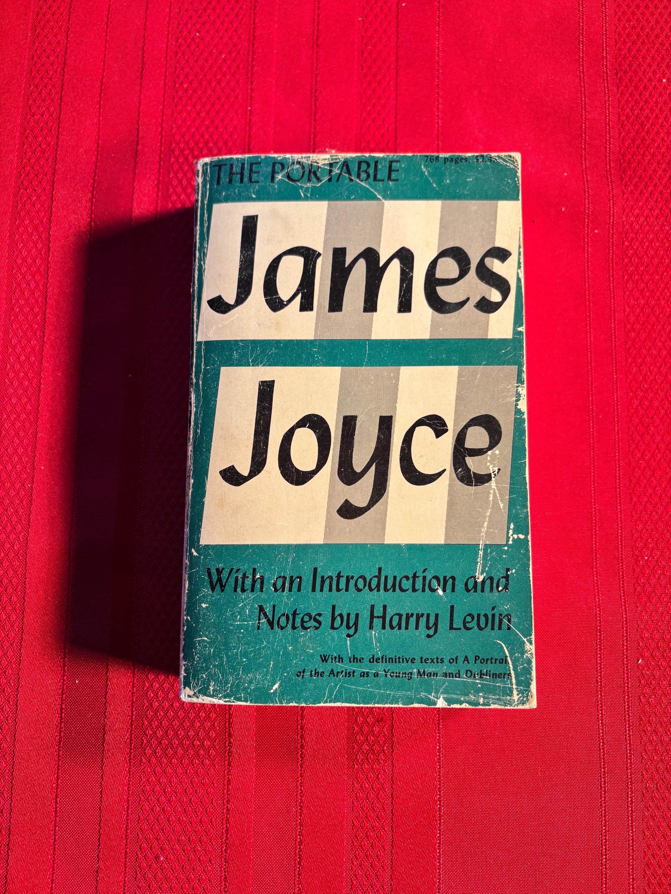 James Joyce [洋書] Amazon | The Essential James Joyce | Joyce, James | Literary