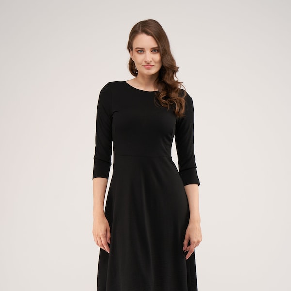 Robe noire Stéphanie en laine mérinos superfine australienne de luxe, robe ajustée et évasée en laine noire, robe trapèze noire toutes saisons