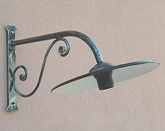 Wall sconce lamp in wrought iron 1121, hand forged, silver patinated black, with enamelled plate, E27 lamp holder