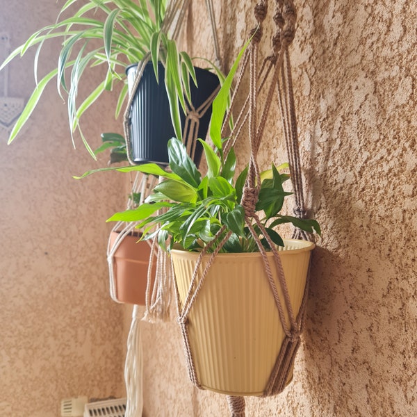 Suspension Maggie pour plante en macramé, déco bohème boho, porte pot plante fleur