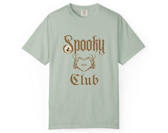 Spooky Club Halloween Comfort Colors Shirt, Gothic Vintage Lettering Tee, Witchy Fall Shirt, Aesthetic Spooky Season Graphic Tee for October