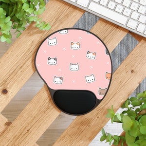 Ergonomic Mouse Pad with Cute cat Faces – Pink Background, Wrist Support, Non-Slip, Memory Foam, Office & Gaming Desk Accessory